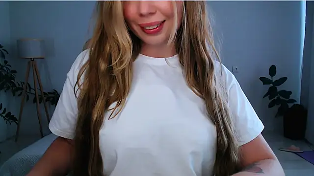 NaughtyNylonFeet online show from March 5, 8:54 am