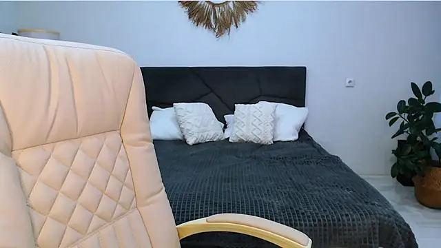 NaughtyNylonFeet online show from November 14, 3:38 am