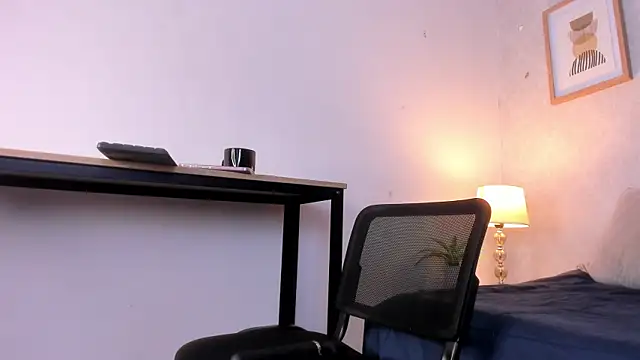 Caroline dh online show from April 4, 11:51 am