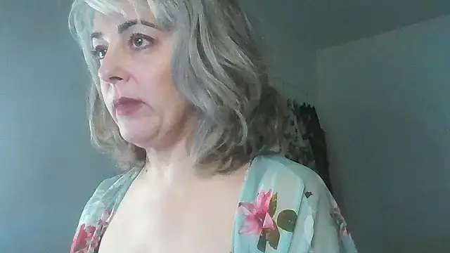 Snapshot of TheRealSeska chatting on November 1, 11:45 am TheRealSeska online show from November 1, 11:45 am