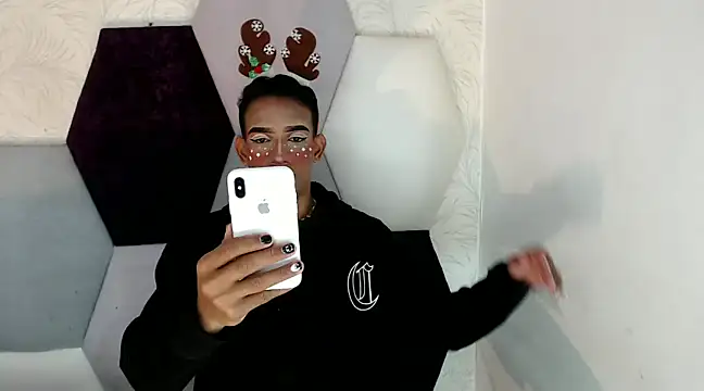 AbrahanBratz online show from December 4, 2:59 pm