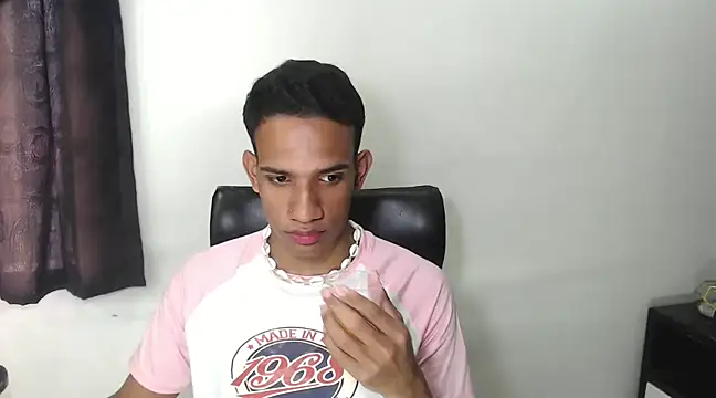 AbrahanBratz online show from December 28, 5:46 pm