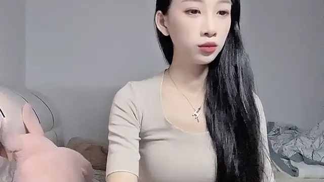 Snapshot of Lili-2 chatting on June 7, 2:21 pm Lili-2 online show from June 7, 2:21 pm