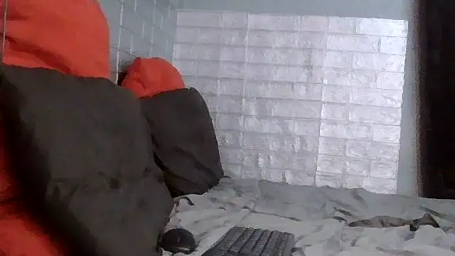 Feathergal69  online show from February 18, 8:21 am