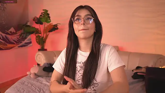 Snapshot of Dear_Morgan chatting on February 3, 8:35 pm Dear Morgan online show from February 3, 8:35 pm