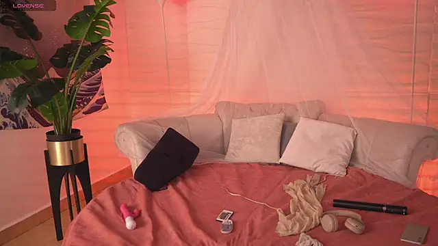 Snapshot of Dear_Morgan chatting on February 20, 6:35 pm Dear Morgan online show from February 20, 6:35 pm