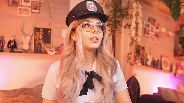 Snapshot of Dear_Morgan chatting on October 24, 11:12 pm Dear Morgan online show from October 24, 11:12 pm