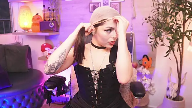 Snapshot of Dear_Morgan chatting on October 28, 10:34 pm Dear Morgan online show from October 28, 10:34 pm