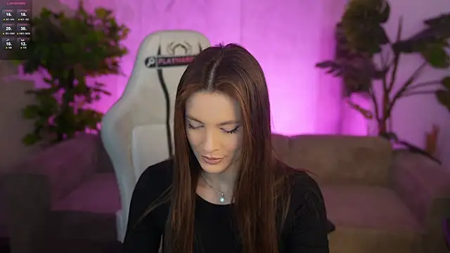 Julia  Star  online show from March 26, 3:50 pm