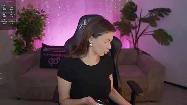Julia  Star  online show from July 1, 7:43 am