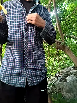 Snapshot of Piyush_2024 chatting on November 6, 1:17 am Piyush 2024 online show from November 6, 1:17 am