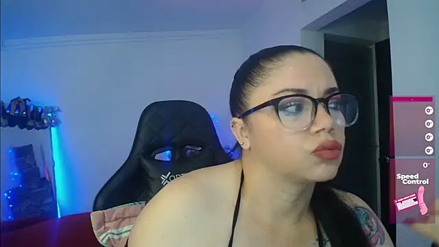 Snapshot of Madame_Shein_ chatting on December 14, 8:13 am Madame Shein online show from December 14, 8:13 am