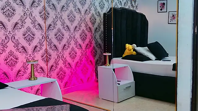 Derieri D online show from February 2, 7:45 pm