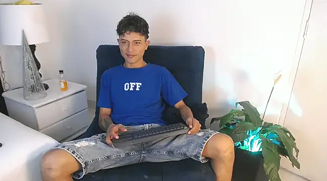 Edward Milleer online show from December 22, 2:38 pm