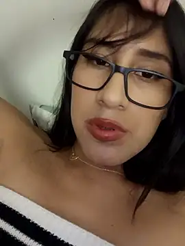 AleFantasy0001 online show from March 3, 7:49 pm