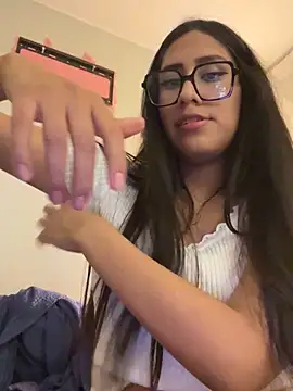 AleFantasy0001 online show from September 14, 5:17 am