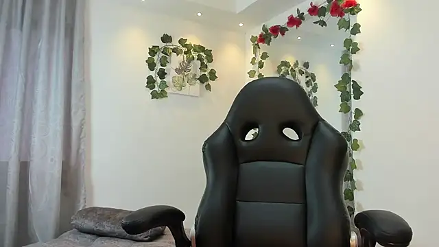Snapshot of Electraa_fox chatting on February 12, 12:12 pm Electraa fox online show from February 12, 12:12 pm