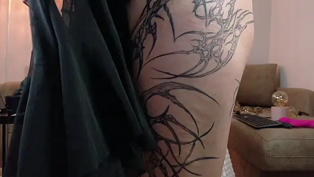 Yuriko May online show from March 24, 9:25 am