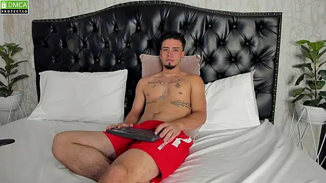 Snapshot of MattDevon chatting on January 23, 11:37 am MattDevon online show from January 23, 11:37 am