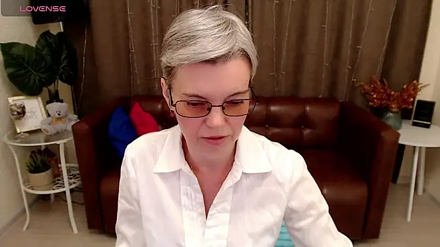 Cutie Erikaa1 online show from February 6, 3:06 am