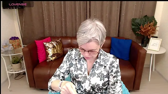 Cutie Erikaa1 online show from March 9, 2:29 am