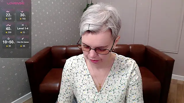 Cutie Erikaa1 online show from April 2, 2:20 am