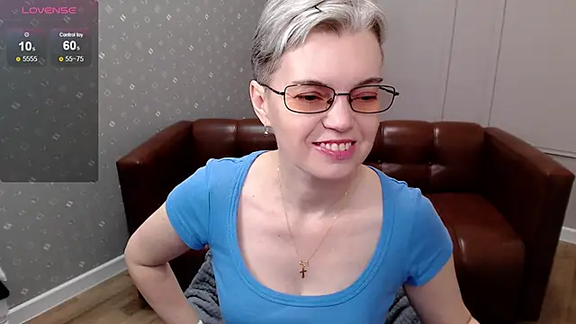 Cutie Erikaa1 online show from April 7, 2:12 am