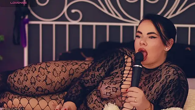 Snapshot of MissLilaa chatting on November 21, 4:27 pm MissLilaa online show from November 21, 4:27 pm