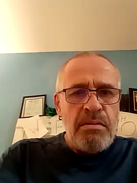 Snapshot of geilerschwanz64 chatting on December 20, 12:38 pm geilerschwanz64 online show from December 20, 12:38 pm