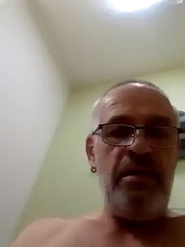 Snapshot of geilerschwanz64 chatting on December 24, 1:38 am geilerschwanz64 online show from December 24, 1:38 am