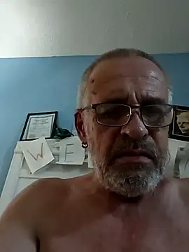 Snapshot of geilerschwanz64 chatting on December 28, 5:44 am geilerschwanz64 online show from December 28, 5:44 am