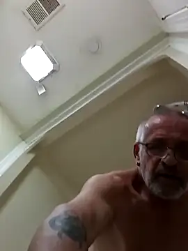 Snapshot of geilerschwanz64 chatting on December 28, 11:16 pm geilerschwanz64 online show from December 28, 11:16 pm