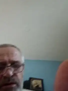 Snapshot of geilerschwanz64 chatting on January 5, 8:21 pm geilerschwanz64 online show from January 5, 8:21 pm