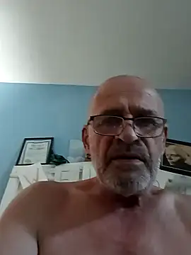 Snapshot of geilerschwanz64 chatting on January 9, 2:43 am geilerschwanz64 online show from January 9, 2:43 am