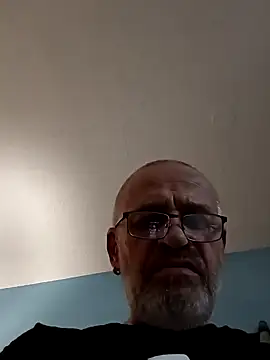 Snapshot of geilerschwanz64 chatting on January 18, 4:15 am geilerschwanz64 online show from January 18, 4:15 am