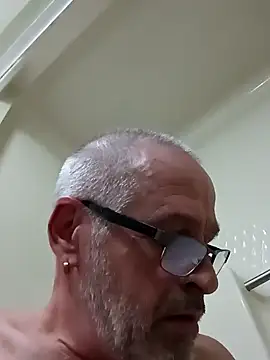 Snapshot of geilerschwanz64 chatting on January 28, 3:47 am geilerschwanz64 online show from January 28, 3:47 am