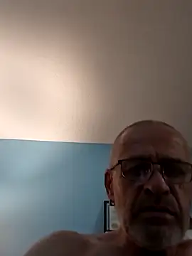 Snapshot of geilerschwanz64 chatting on February 27, 11:04 pm geilerschwanz64 online show from February 27, 11:04 pm