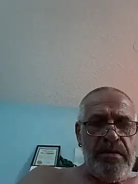 Snapshot of geilerschwanz64 chatting on March 10, 2:26 pm geilerschwanz64 online show from March 10, 2:26 pm