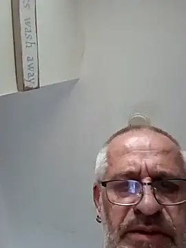 Snapshot of geilerschwanz64 chatting on March 15, 4:21 pm geilerschwanz64 online show from March 15, 4:21 pm