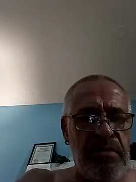 Snapshot of geilerschwanz64 chatting on March 19, 7:51 am geilerschwanz64 online show from March 19, 7:51 am