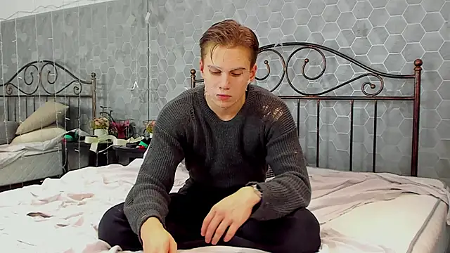 Marcus Swampov online show from December 2, 9:39 pm