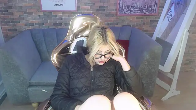 Kitty fox b online show from March 7, 3:49 pm