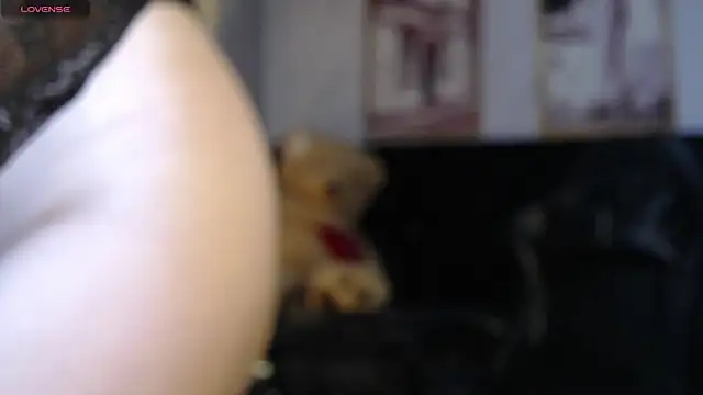 Kitty fox b online show from March 21, 3:57 pm