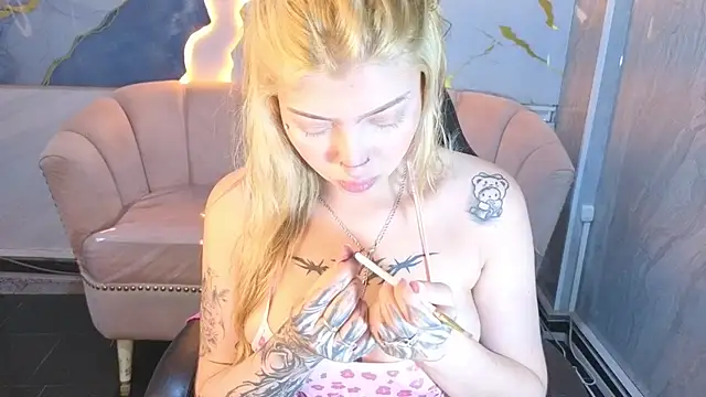 Kitty fox b online show from April 21, 1:17 pm