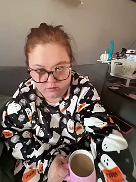 Snapshot of Tallulah-mae-xoxox chatting on October 22, 9:31 am Tallulah-mae-xoxox online show from October 22, 9:31 am