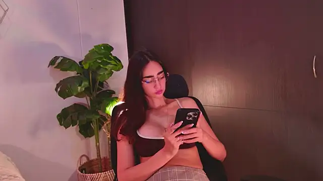 Scarlett grand online show from June 28, 3:40 pm