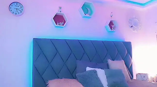 Hallyhott online show from December 8, 12:41 pm