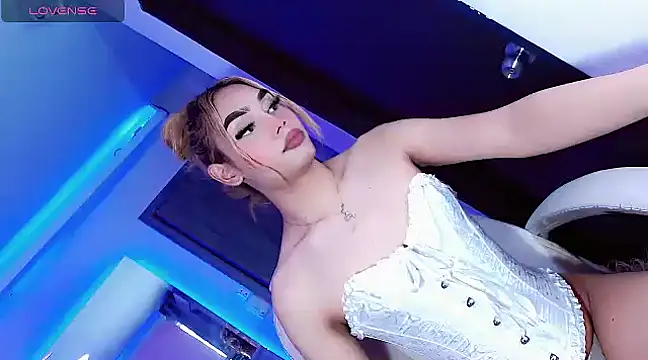 Hallyhott online show from December 17, 11:49 am