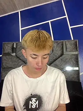Snapshot of nico_18x chatting on February 4, 1:45 am nico 18x online show from February 4, 1:45 am
