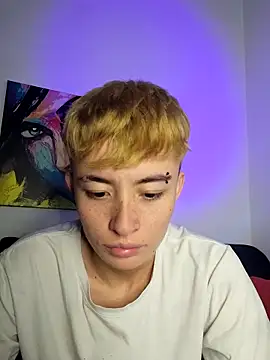 Snapshot of nico_18x chatting on February 5, 1:37 am nico 18x online show from February 5, 1:37 am